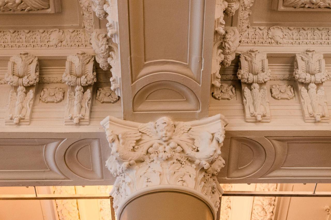 Hotel Birks Монреаль Экстерьер фото A corbel